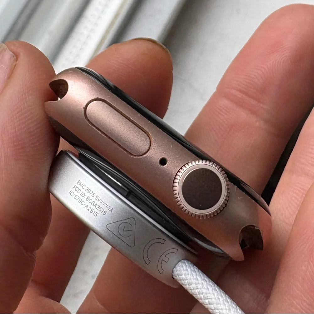 Apple Watch Series 5 40mm GPS - Picture 13 of 15